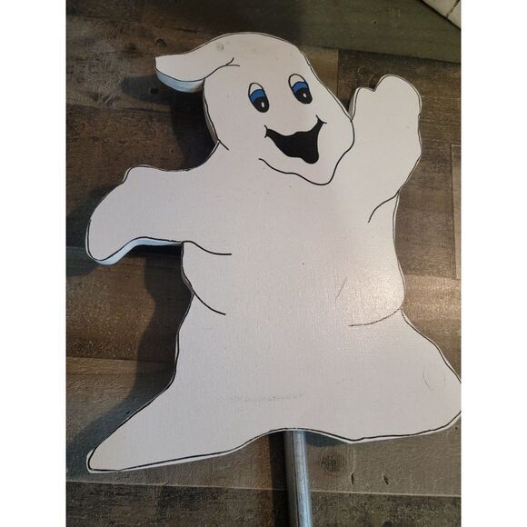 Wooden Halloween ghost lawn decor - Picture 2 of 7